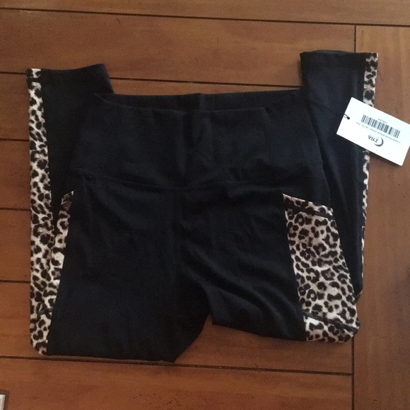 NWT Zyia Leopard Pocket Brilliant Hi-Rise Capri - Picture 2 of 6